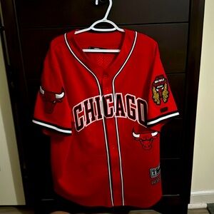 Selling official Pro Standard Chicago Bulls baseball jersey XL